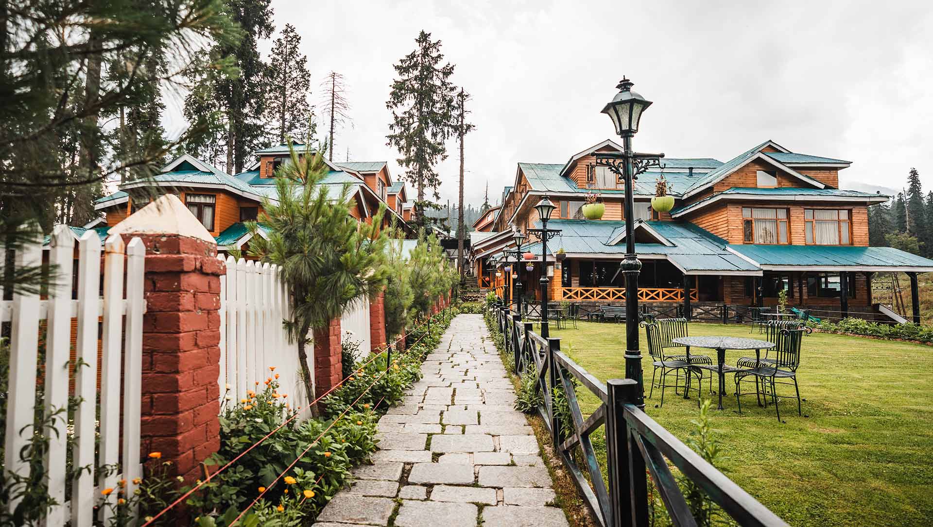 Deluxe room at Heevan Retreat Gulmarg