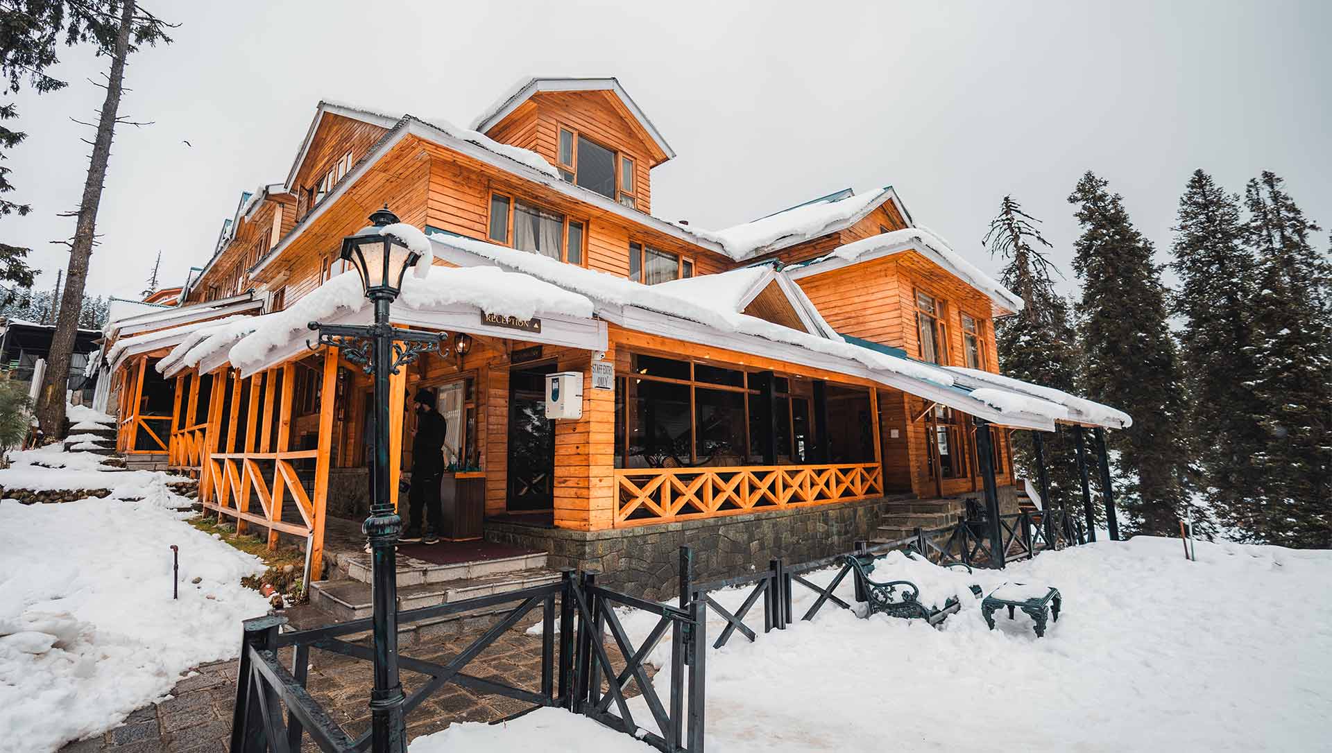 Deluxe room with balcony at Heevan Retreat Gulmarg